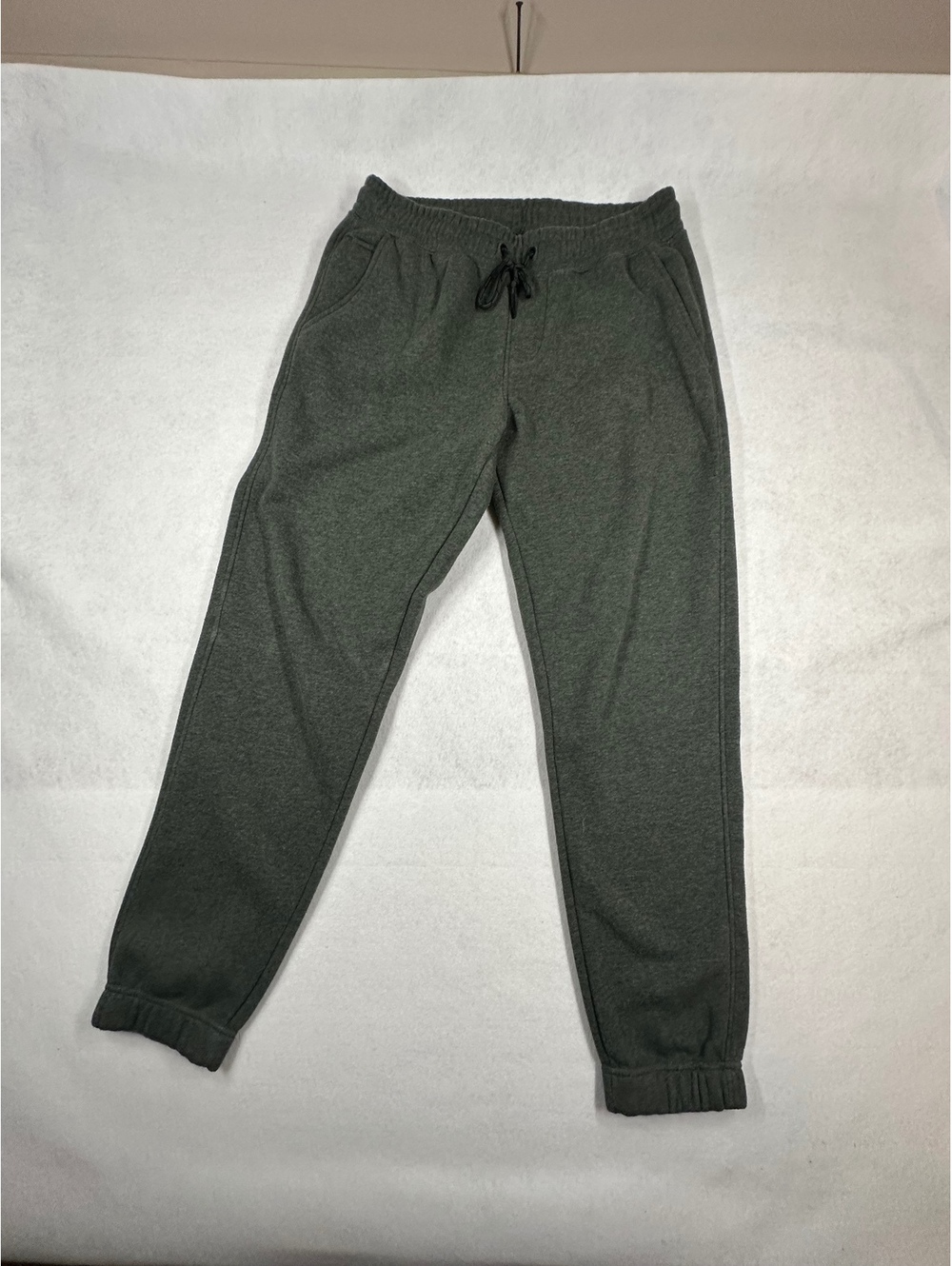 Medium Gray Fleece-Lined Sweatpants with Drawstring Waist and Elastic Cuffs